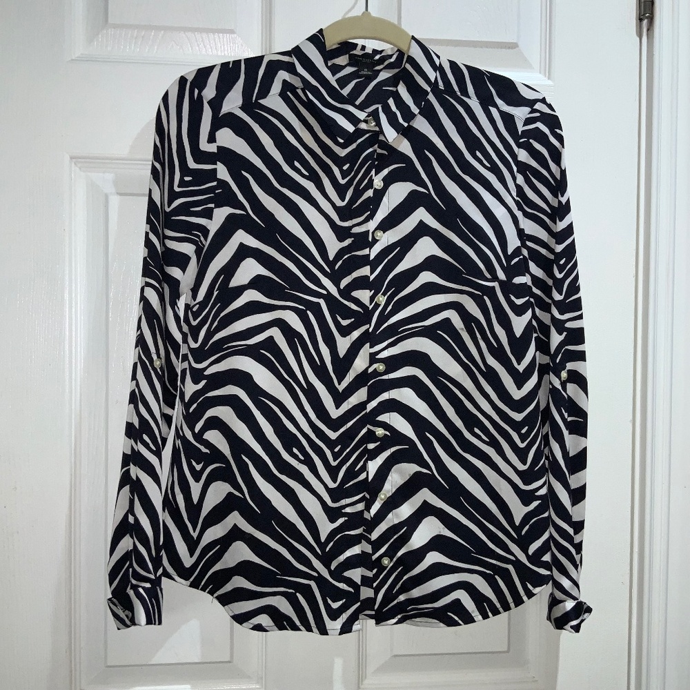 Ann Taylor collared animal print button front blouse Sz 0 tabbed sleeve